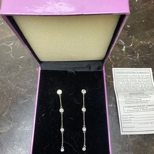New in box Suzanne Somers drop earrings